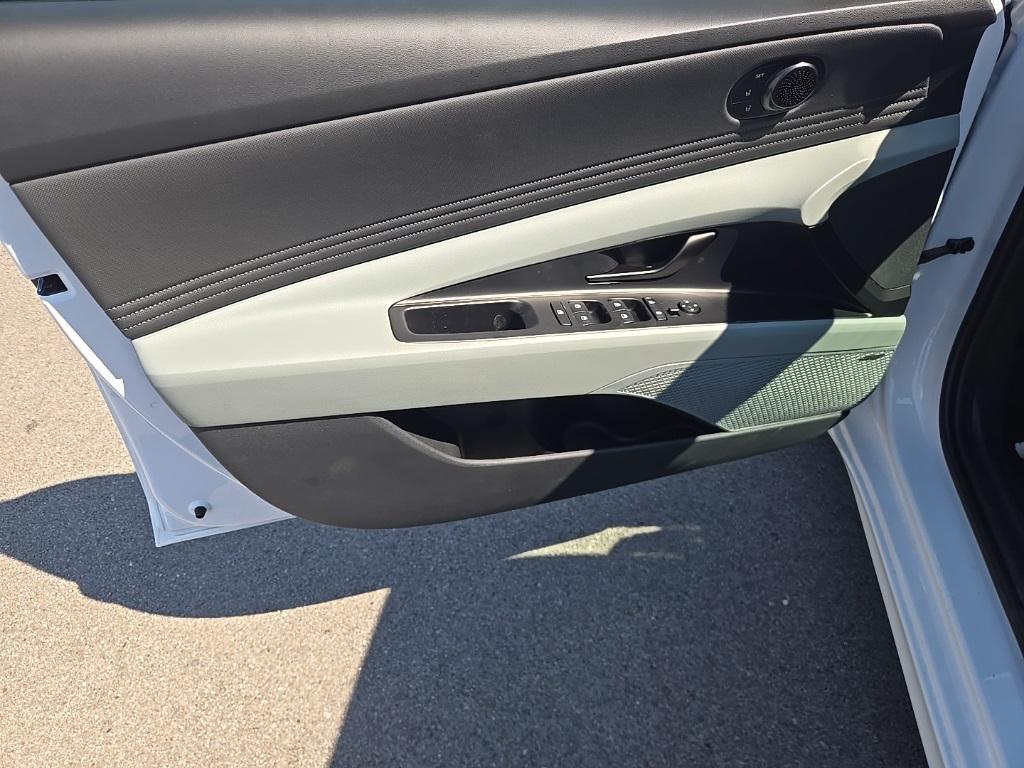 new 2025 Hyundai ELANTRA HEV car, priced at $32,080