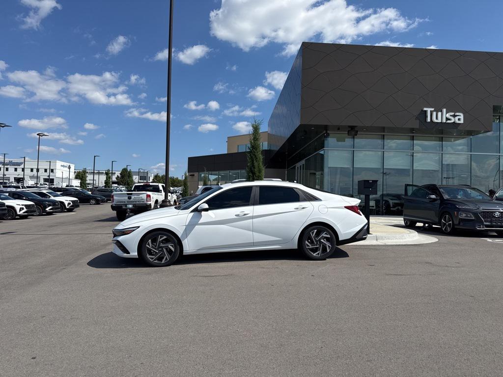 new 2025 Hyundai ELANTRA HEV car, priced at $32,225