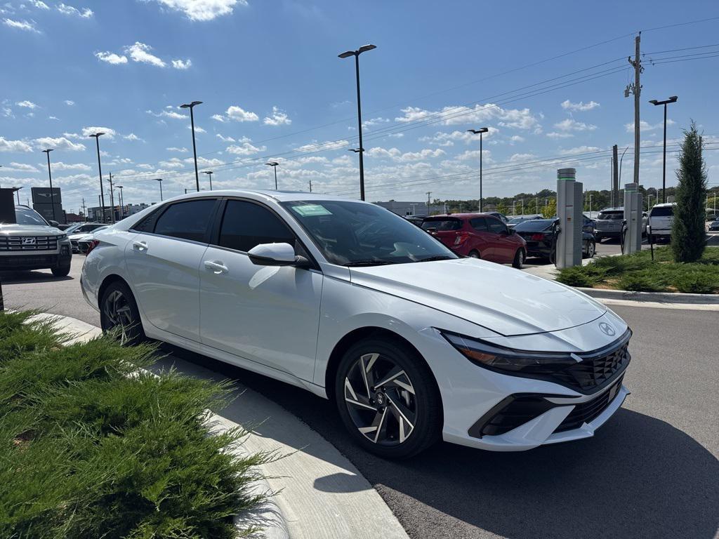 new 2025 Hyundai ELANTRA HEV car, priced at $32,225