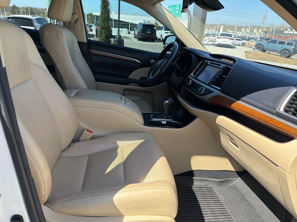 used 2017 Toyota Highlander car, priced at $19,488