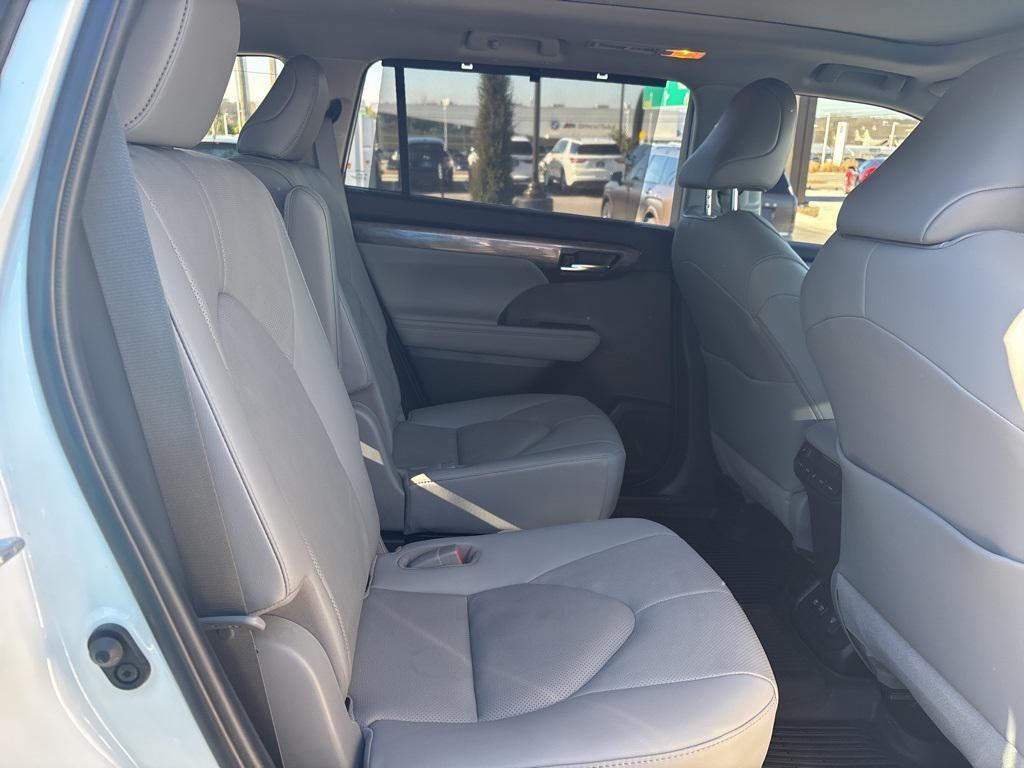 used 2020 Toyota Highlander car