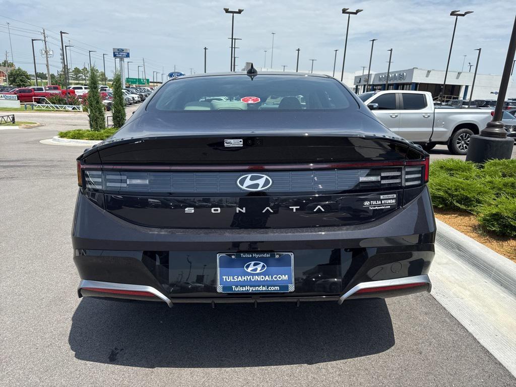 new 2025 Hyundai Sonata Hybrid car, priced at $33,080