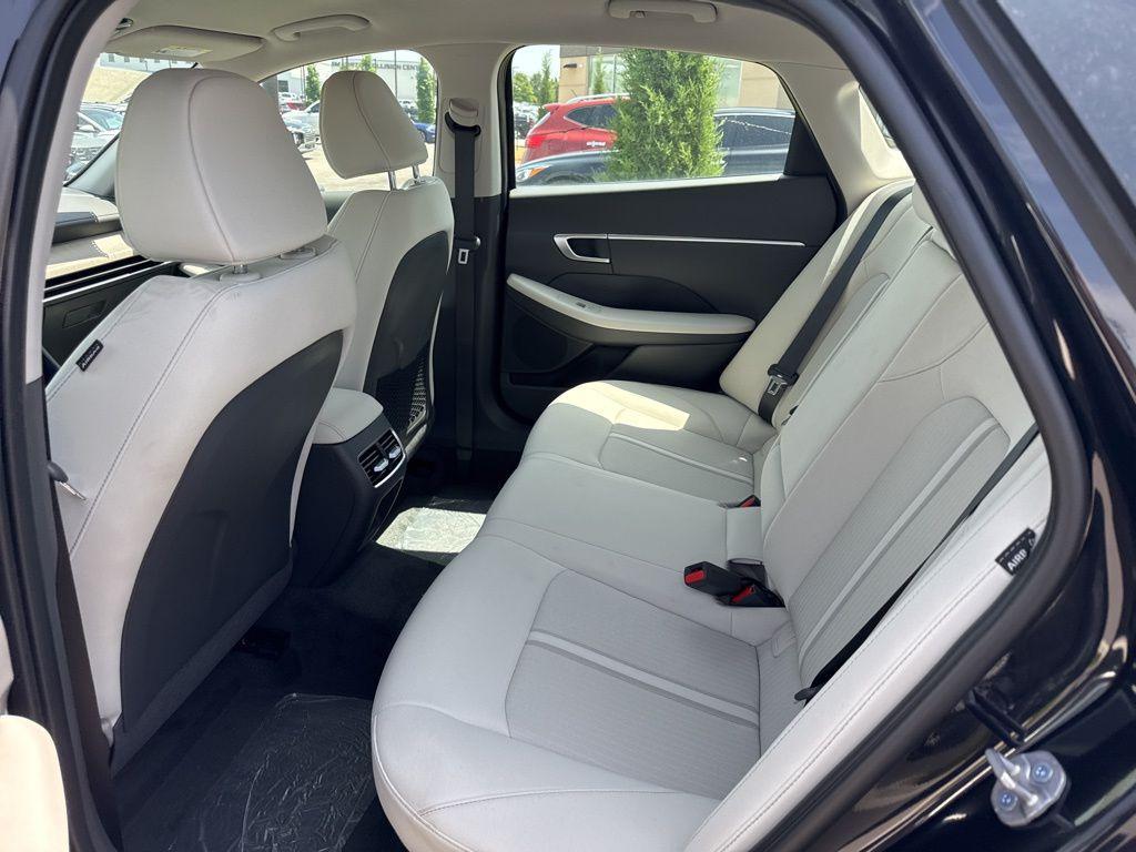 new 2025 Hyundai Sonata Hybrid car, priced at $33,080
