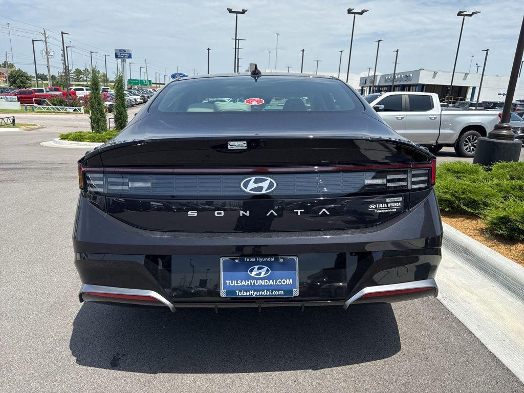 new 2025 Hyundai Sonata Hybrid car, priced at $33,080