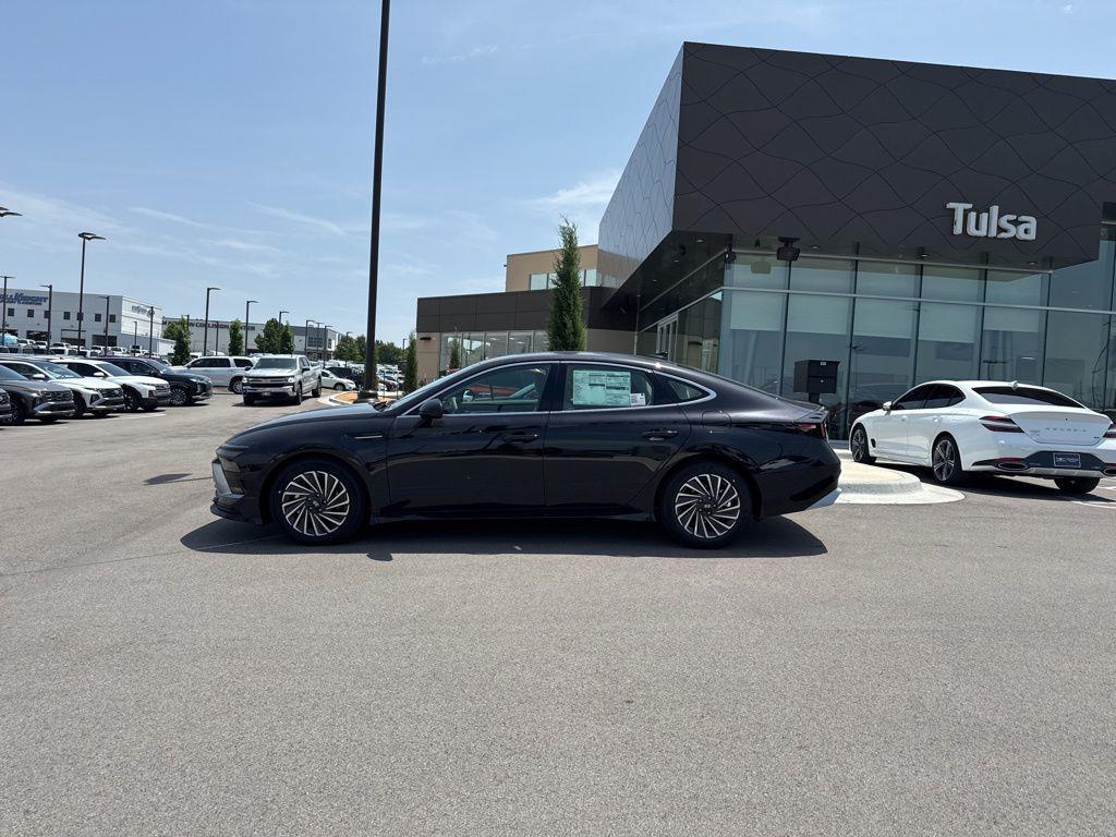 new 2025 Hyundai Sonata Hybrid car, priced at $33,080