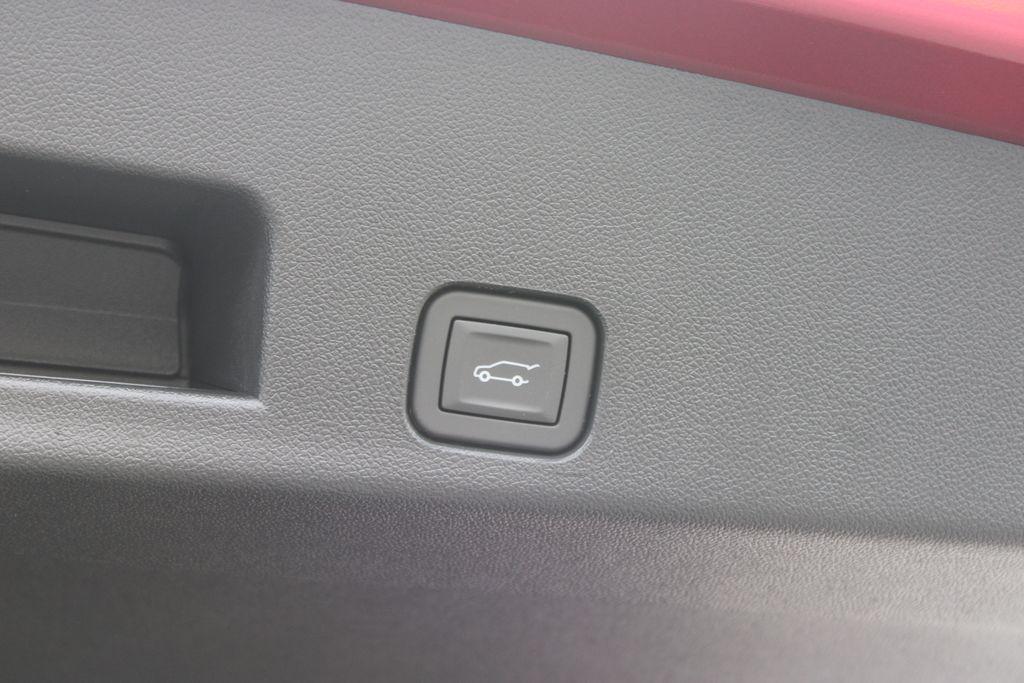 new 2026 Chevrolet Traverse car, priced at $55,034