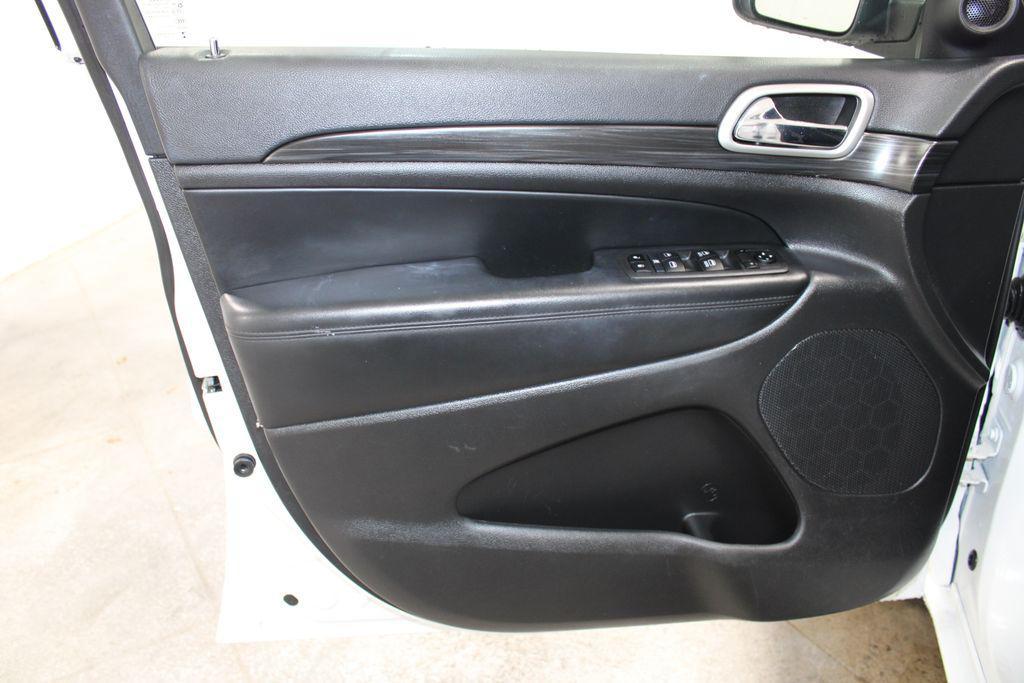 used 2022 Jeep Grand Cherokee car, priced at $19,668