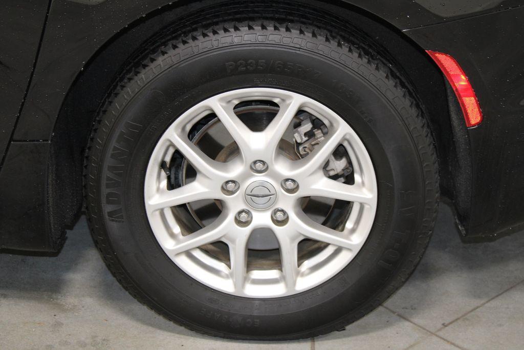 used 2024 Chrysler Pacifica car, priced at $25,288