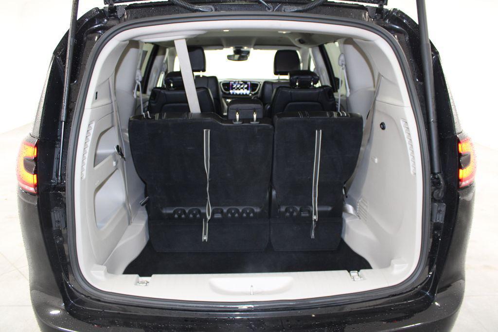 used 2024 Chrysler Pacifica car, priced at $25,288