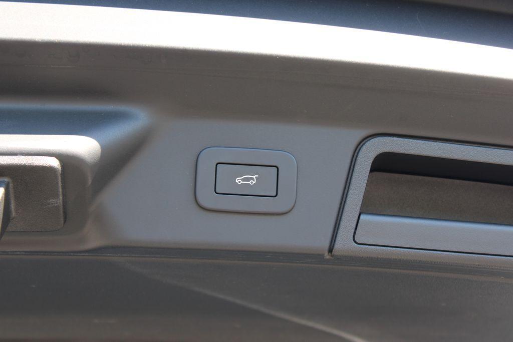 used 2025 Land Rover Range Rover Velar car, priced at $43,378
