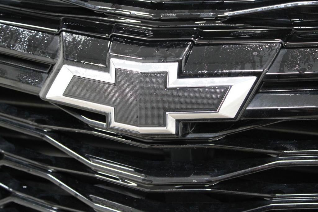 used 2024 Chevrolet Equinox car, priced at $27,588