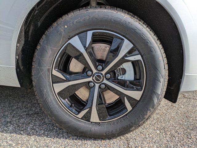 new 2026 Volvo XC60 Plug-In Hybrid car, priced at $63,195