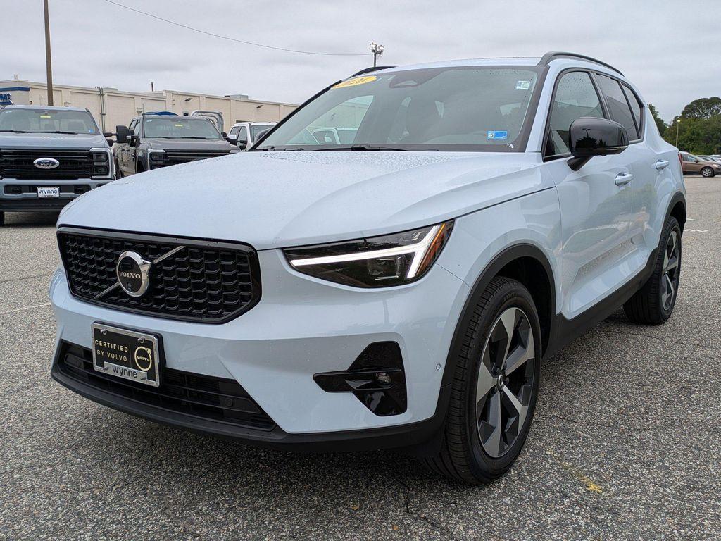 used 2026 Volvo XC40 car, priced at $43,995