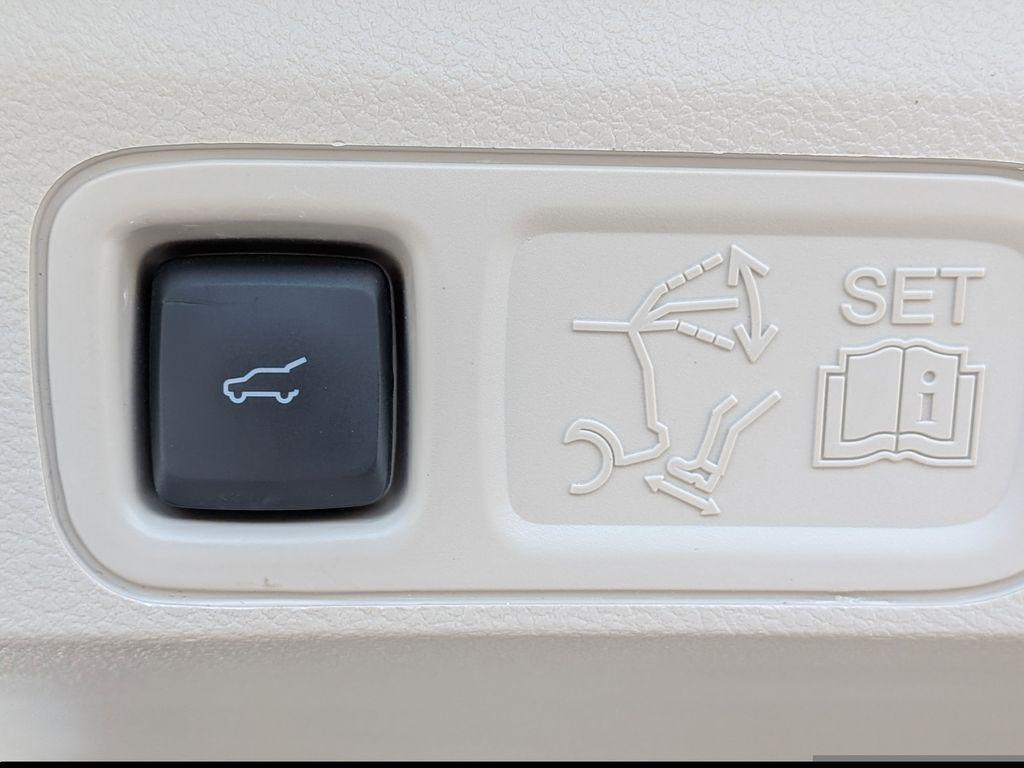 used 2021 Lincoln Navigator car, priced at $53,899