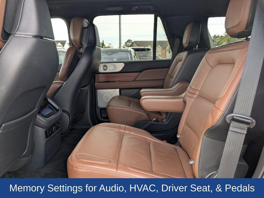 used 2024 Lincoln Navigator car, priced at $69,500