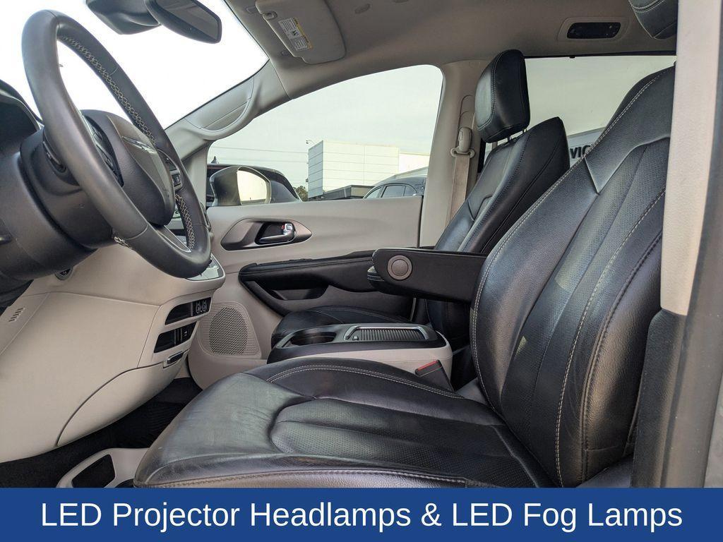 used 2022 Chrysler Pacifica car, priced at $18,500