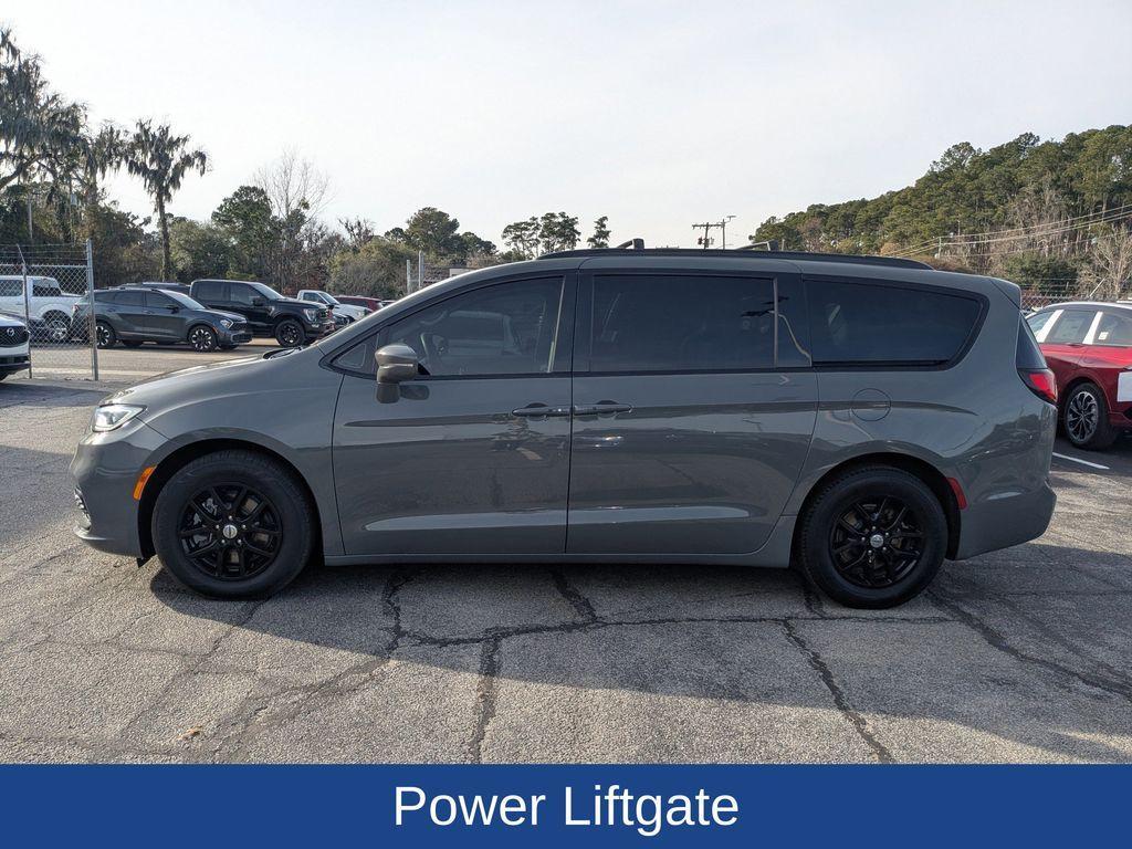 used 2022 Chrysler Pacifica car, priced at $18,500