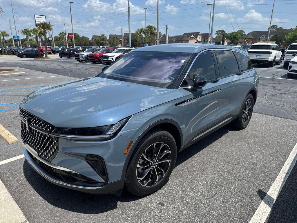 used 2025 Lincoln Nautilus car, priced at $50,389