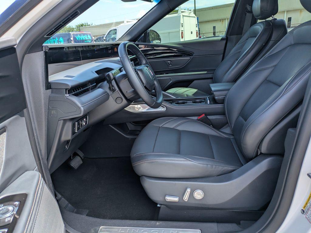 used 2024 Lincoln Nautilus car, priced at $44,399