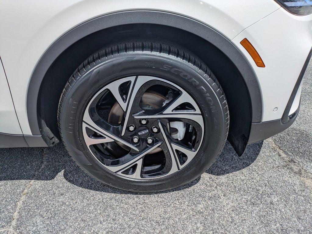 used 2024 Lincoln Nautilus car, priced at $45,399