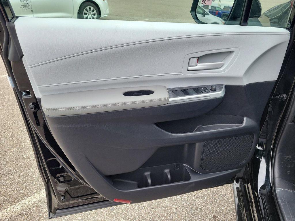 new 2025 Toyota Sienna car, priced at $42,220