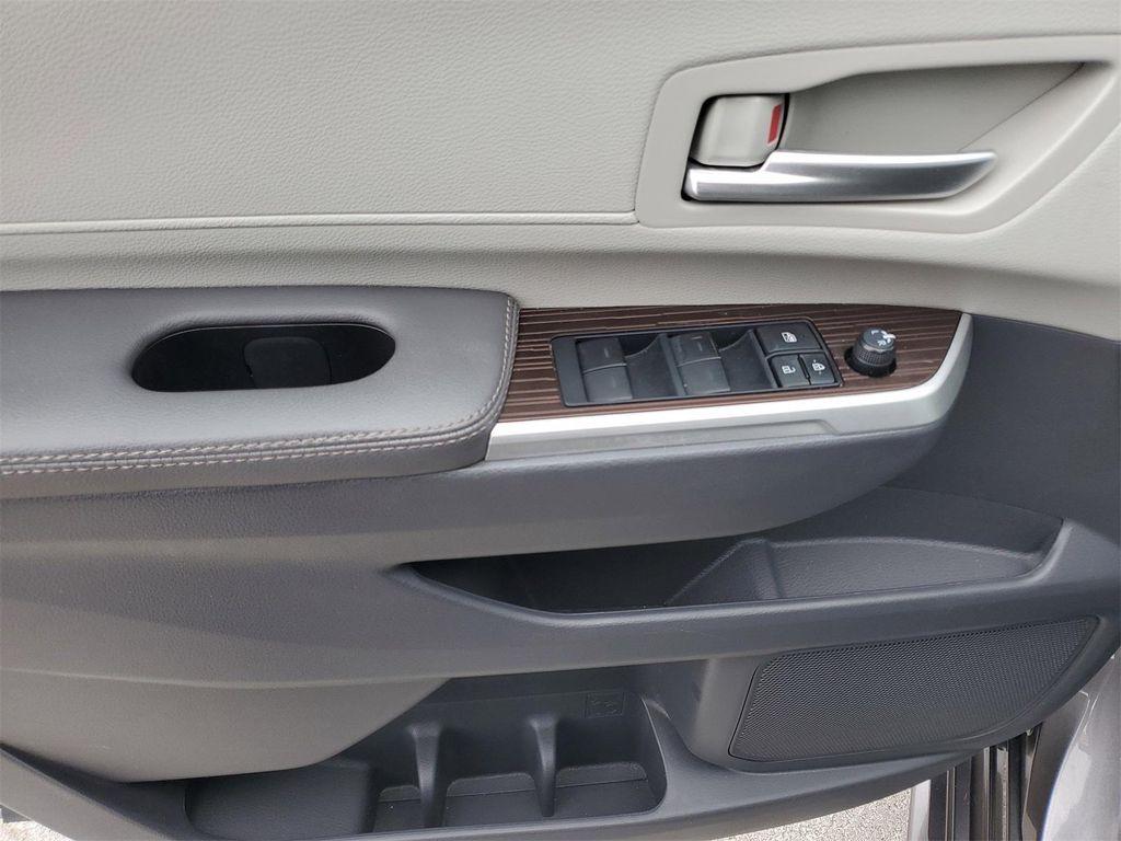 used 2023 Toyota Sienna car, priced at $44,950