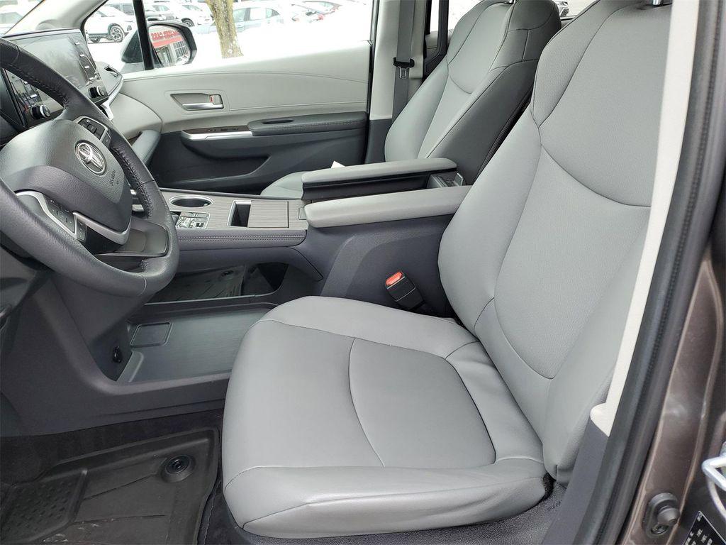 used 2023 Toyota Sienna car, priced at $44,950