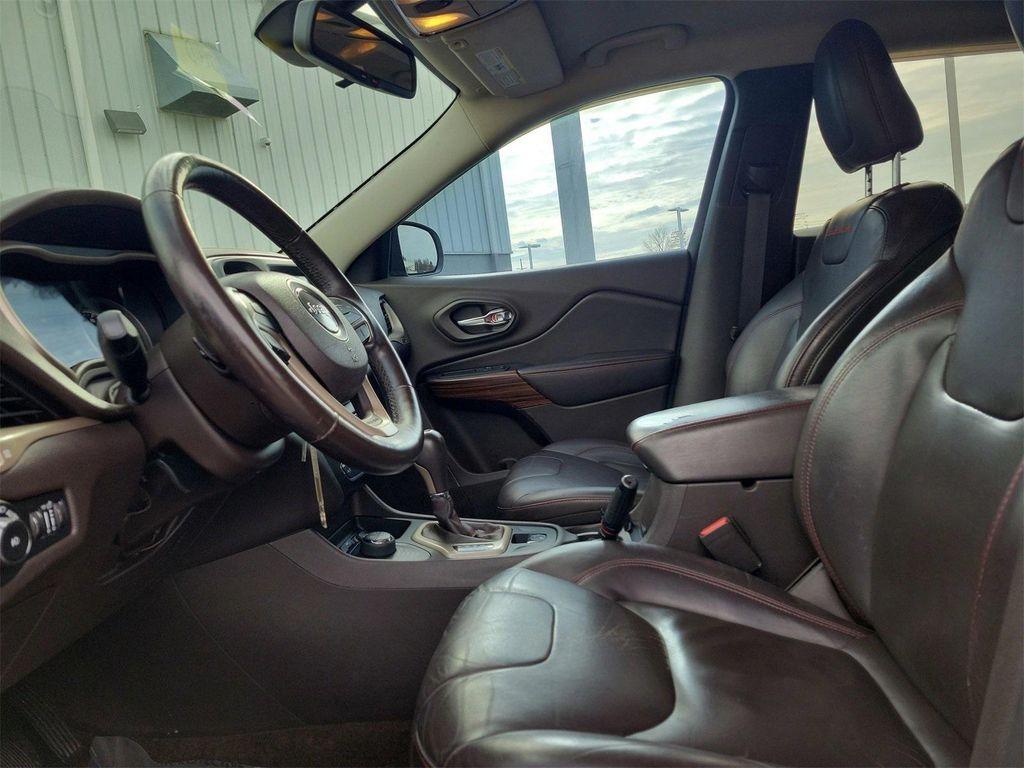 used 2015 Jeep Cherokee car, priced at $6,550