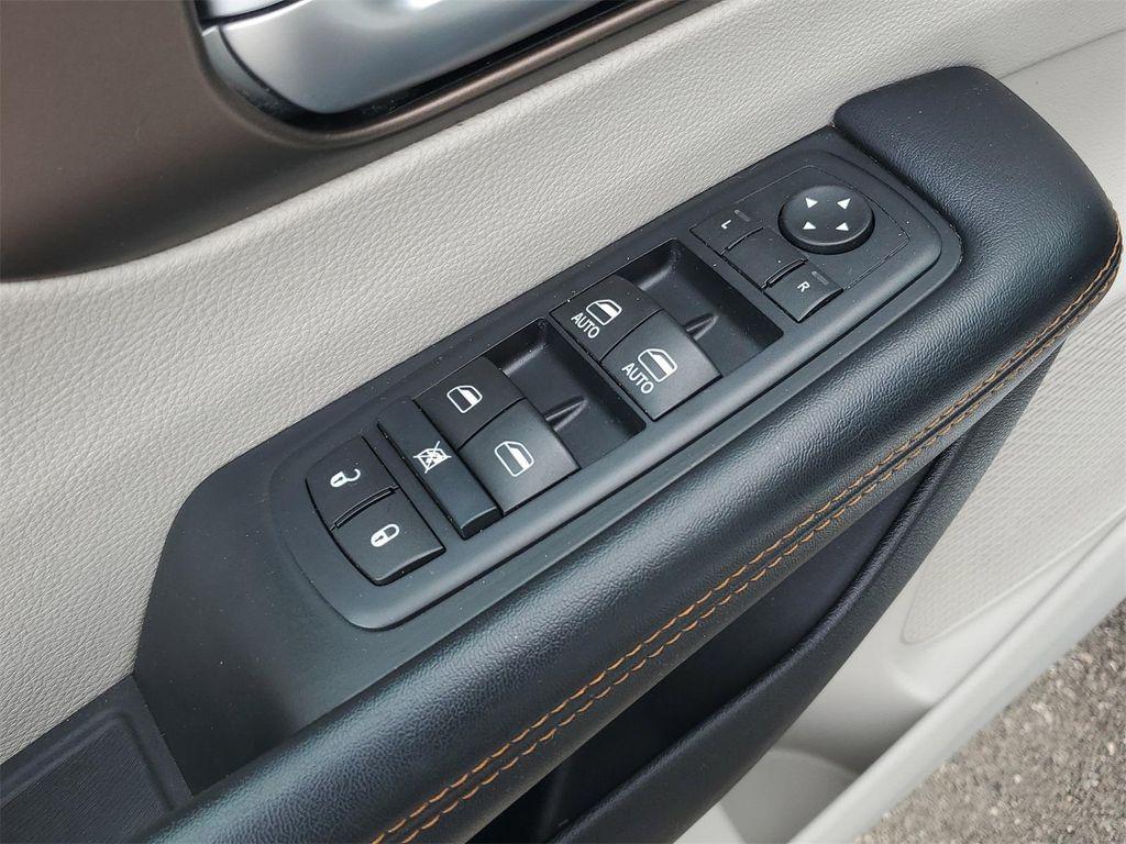 used 2017 Chrysler Pacifica car, priced at $9,950