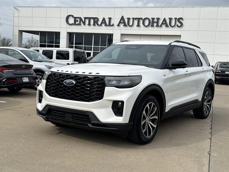 used 2025 Ford Explorer car, priced at $37,888