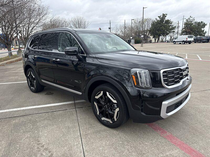 used 2025 Kia Telluride car, priced at $33,888