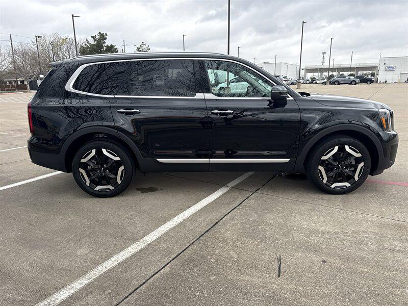 used 2025 Kia Telluride car, priced at $33,888