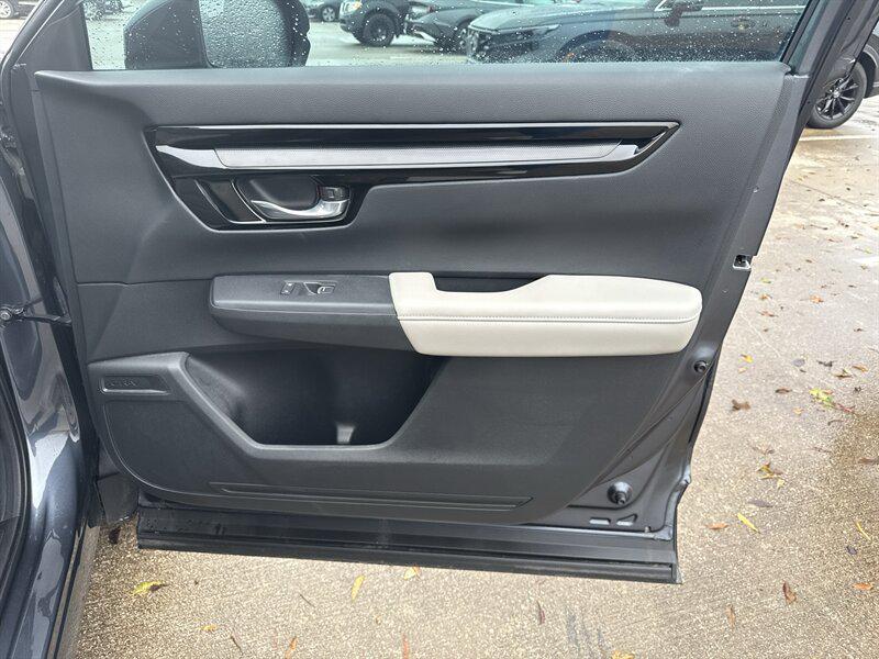 used 2025 Honda CR-V car, priced at $28,888