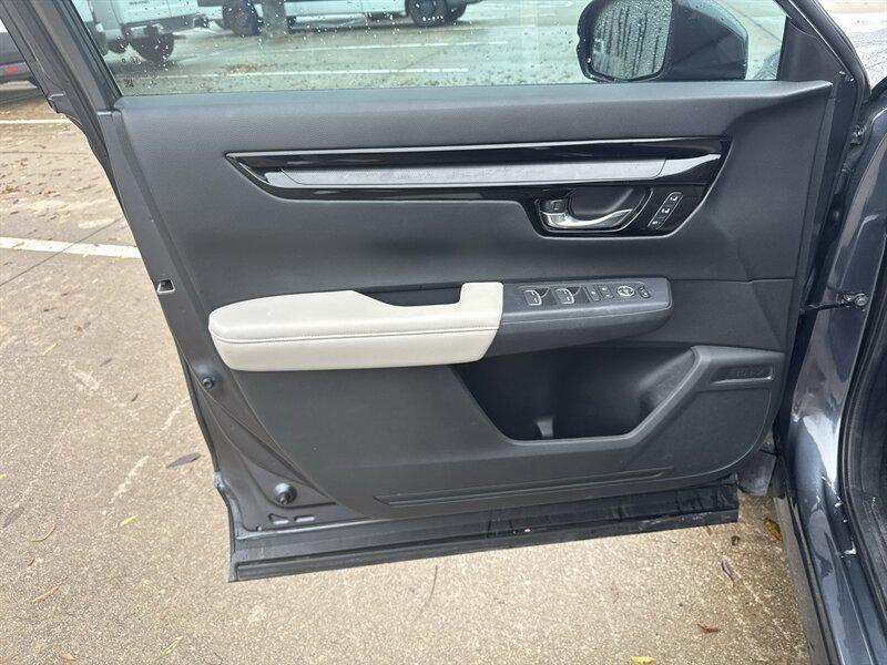 used 2025 Honda CR-V car, priced at $28,888