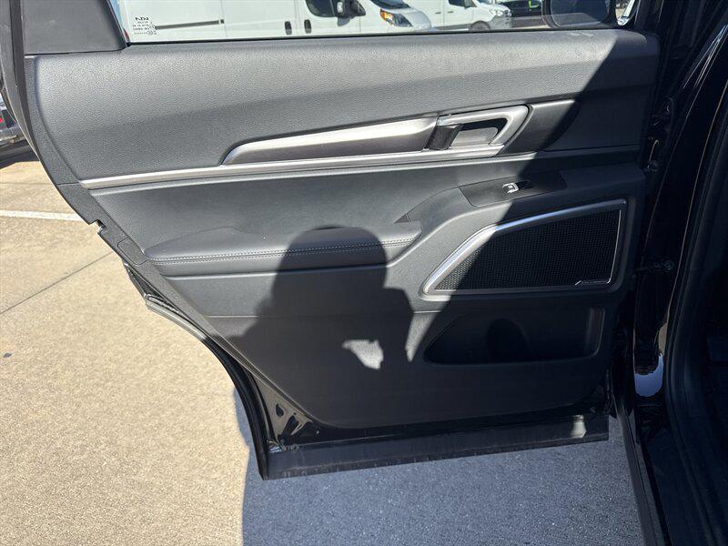 used 2025 Kia Telluride car, priced at $36,888