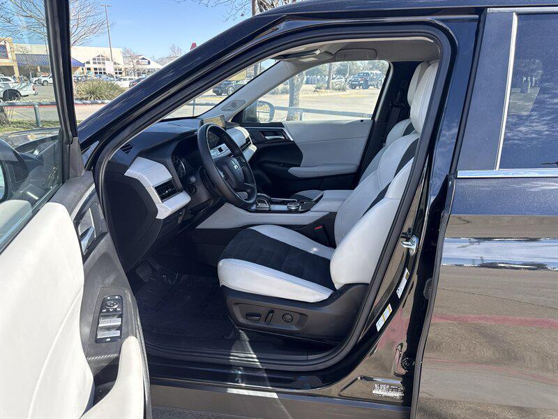 used 2025 Mitsubishi Outlander car, priced at $24,888