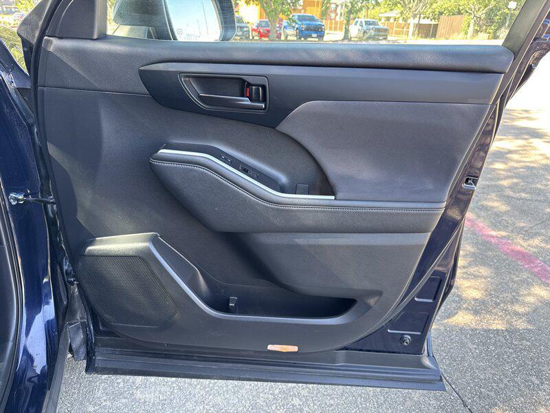 used 2023 Toyota Highlander car, priced at $29,888