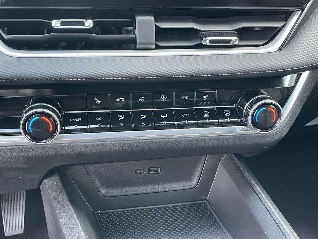 used 2025 Chevrolet Equinox car, priced at $25,995