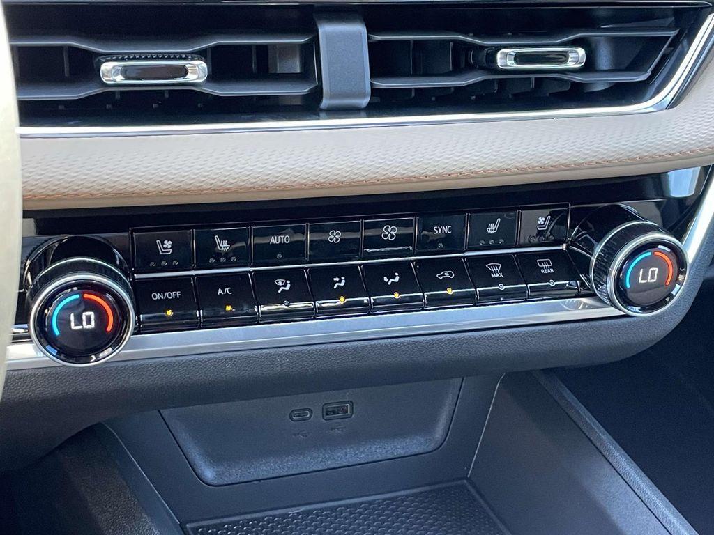 new 2026 Chevrolet Equinox car, priced at $39,290