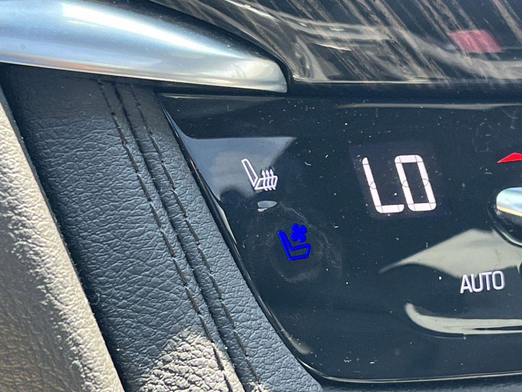 used 2025 Cadillac XT6 car, priced at $44,800