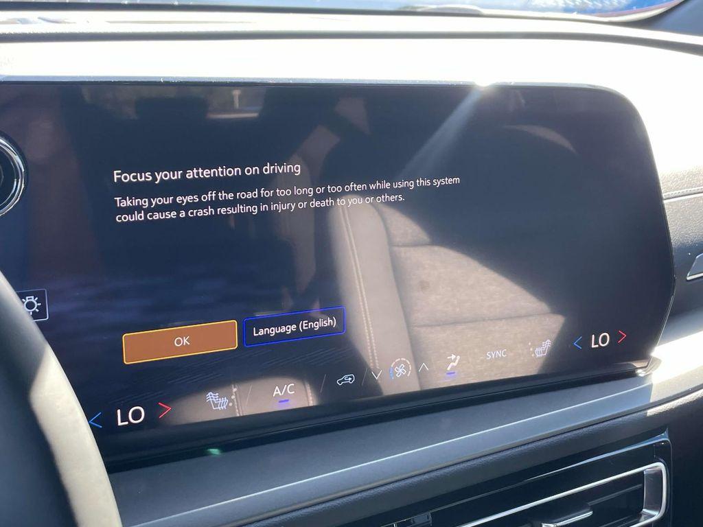 new 2025 Chevrolet Traverse car, priced at $43,190