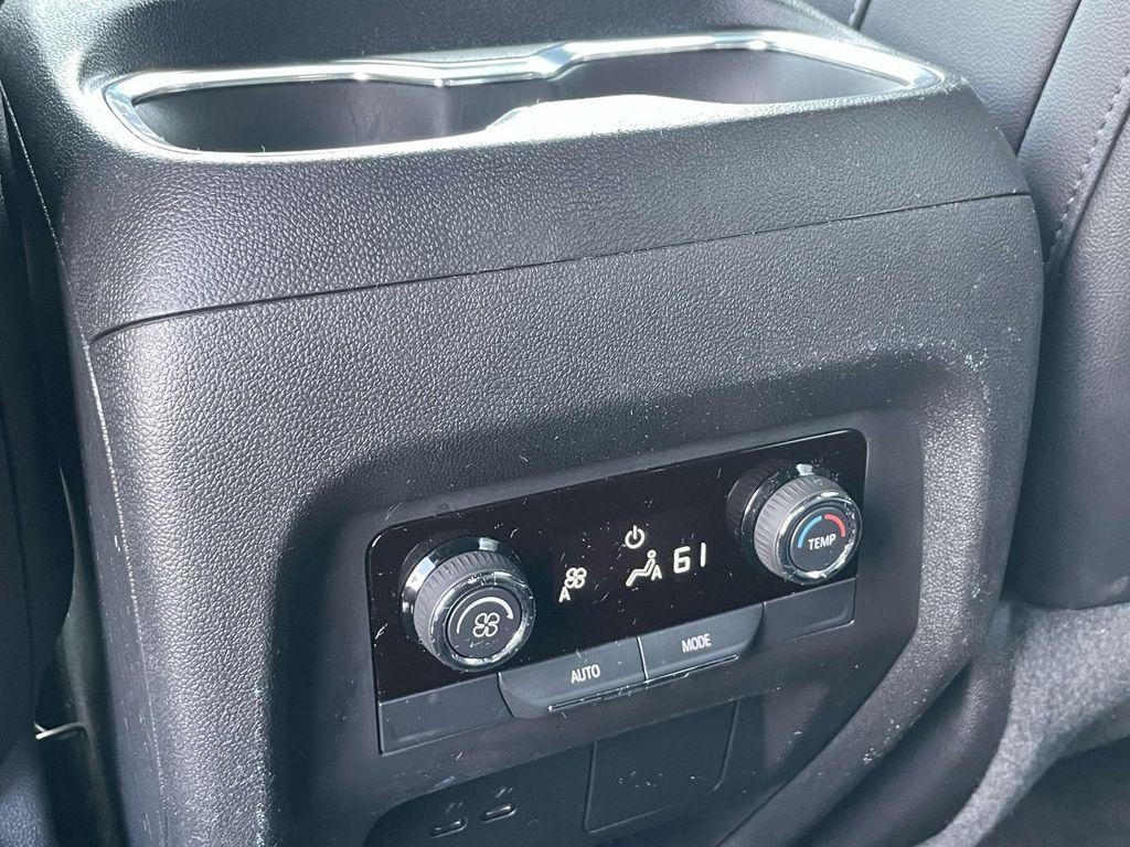 used 2025 Chevrolet Traverse car, priced at $38,400