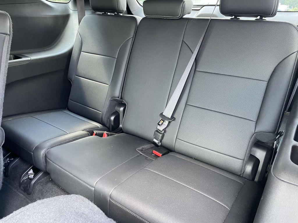 used 2025 Chevrolet Traverse car, priced at $38,400