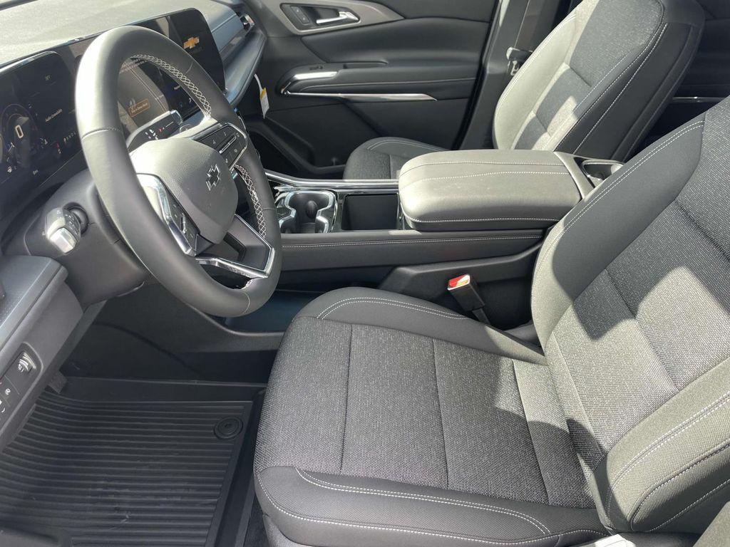 new 2026 Chevrolet Traverse car, priced at $46,630