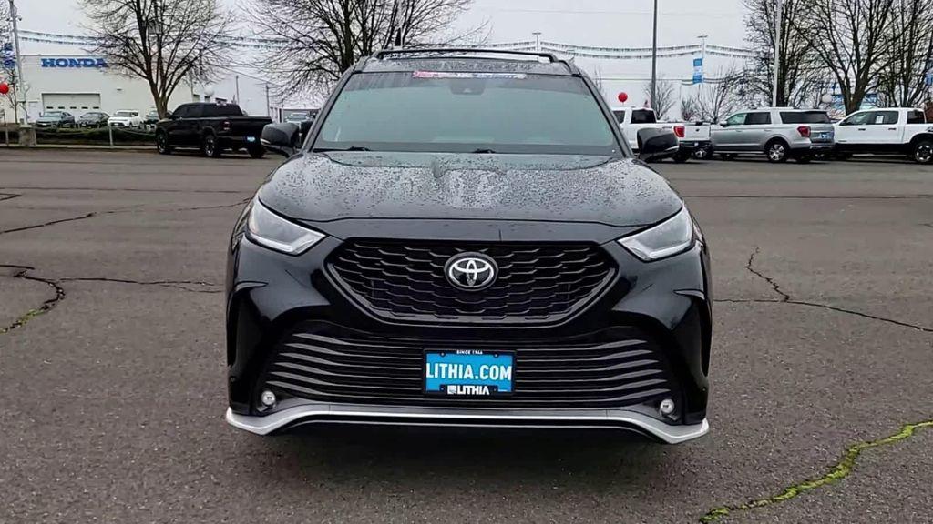 used 2023 Toyota Highlander car, priced at $35,998