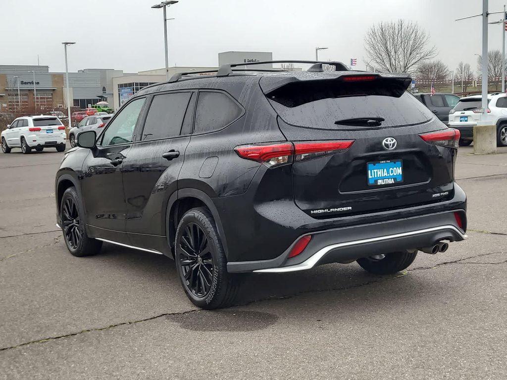 used 2023 Toyota Highlander car, priced at $35,998