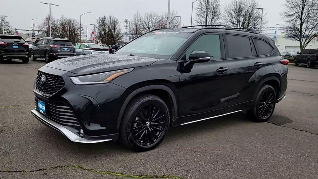 used 2023 Toyota Highlander car, priced at $35,998
