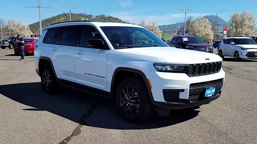 used 2024 Jeep Grand Cherokee L car, priced at $29,998