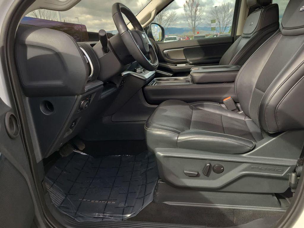 used 2025 Ford Expedition car, priced at $65,998