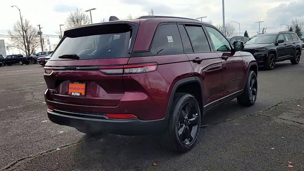 new 2025 Jeep Grand Cherokee car, priced at $35,999